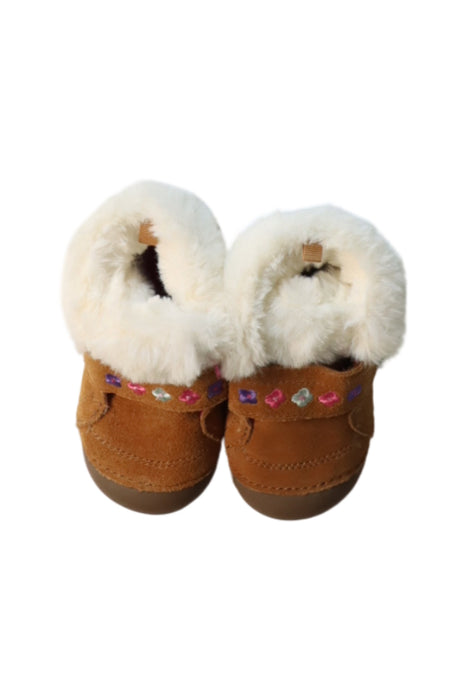 A Brown Winter Boots from Stride Rite in size 12-18M for girl. (Back View)