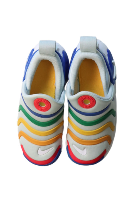 A Multicolour Sneakers from Nike in size 5T for boy. (Back View)