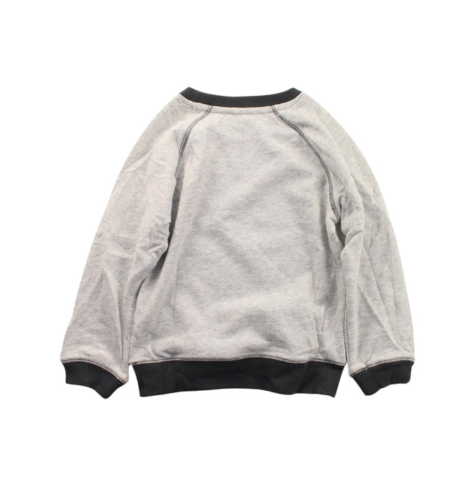 A White Crewneck Sweatshirts from Little Marc Jacobs in size 4T for boy. (Back View)