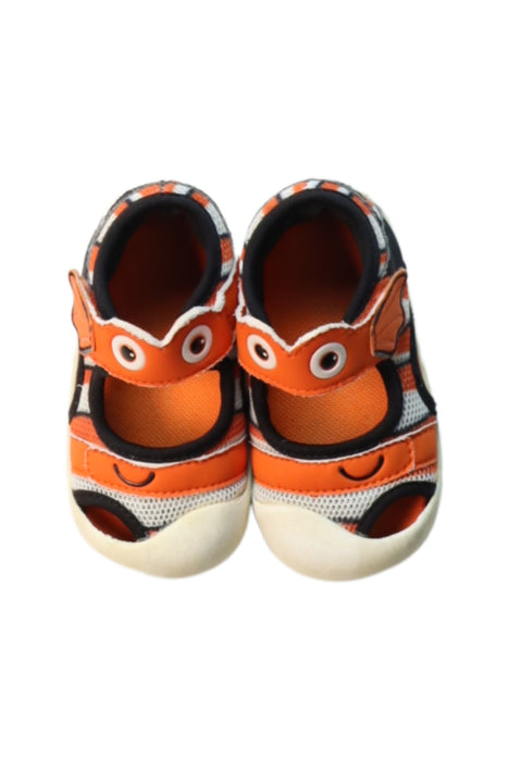 A Multicolour Sandals from Dr. Kong in size 12-18M for boy. (Back View)