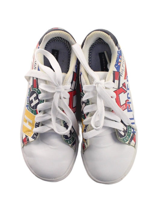 A White Sneakers from Tommy Hilfiger in size 6T for boy. (Back View)