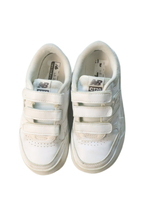 A White Sneakers from New Balance in size 6T for neutral. (Back View)