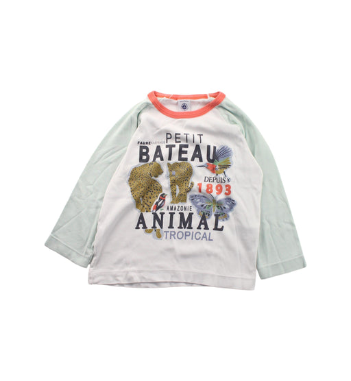 A White Pyjama Sets from Petit Bateau in size 4T for neutral. (Front View)