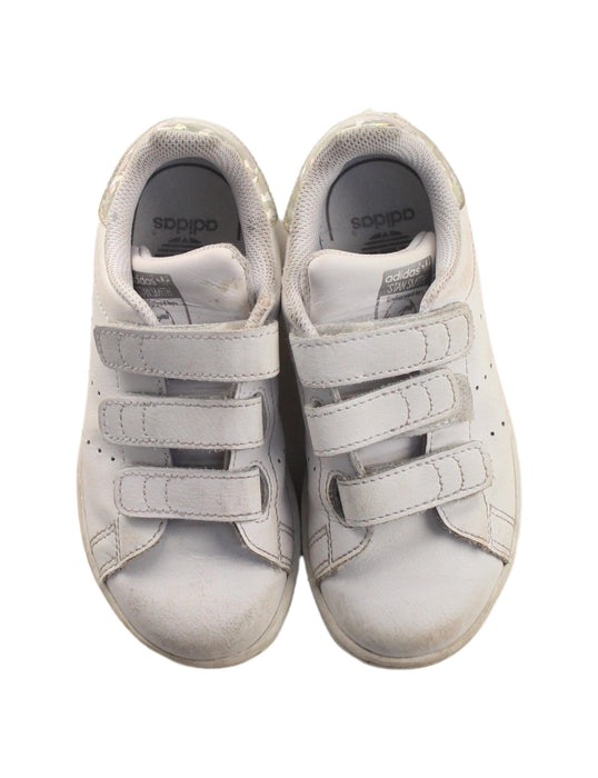 A White Sneakers from Adidas in size 5T for boy. (Back View)