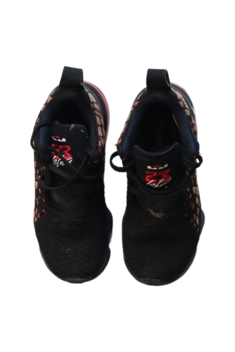 A Multicolour Sneakers from Nike in size 5T for boy. (Back View)