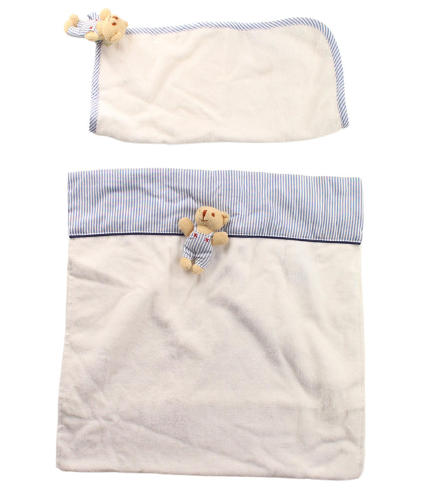 A White Dolls & Collectibles from Nicholas & Bears in size O/S for boy. (Back View)