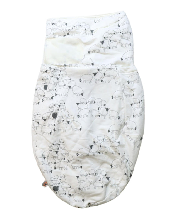 A White Swaddles from Ergobaby in size 0-3M for neutral. (Back View)