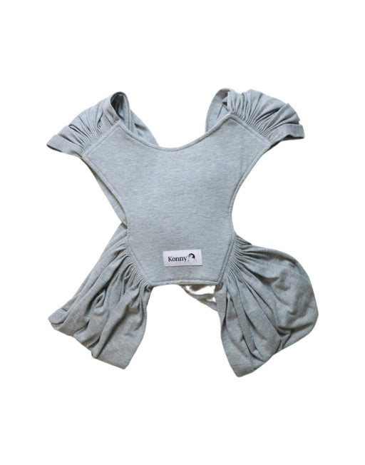 A Grey Baby Carriers from Konny in size M for neutral. (Front View)