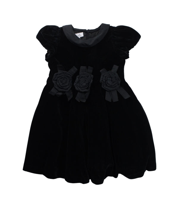 A Black Short Sleeve Dresses from Gusella in size 3T for girl. (Front View)