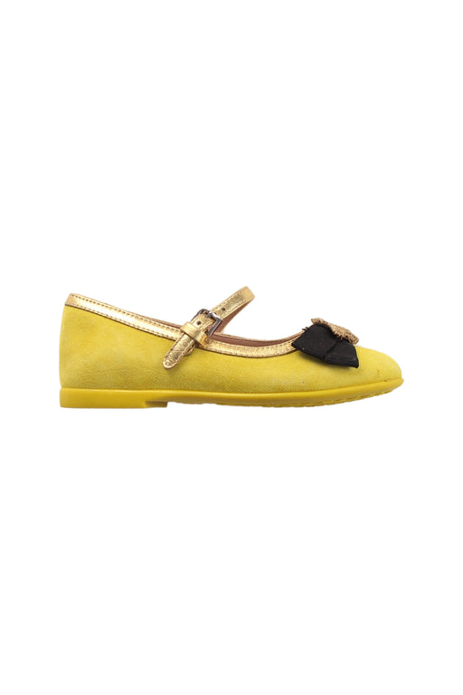 A Yellow Flats from Gucci in size 18-24M for girl. (Front View)