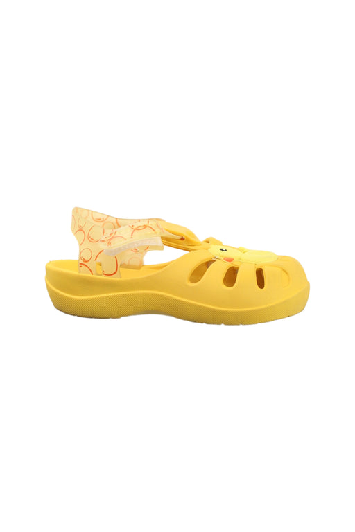 A Yellow Sandals from Ipanema in size 18-24M for girl. (Front View)