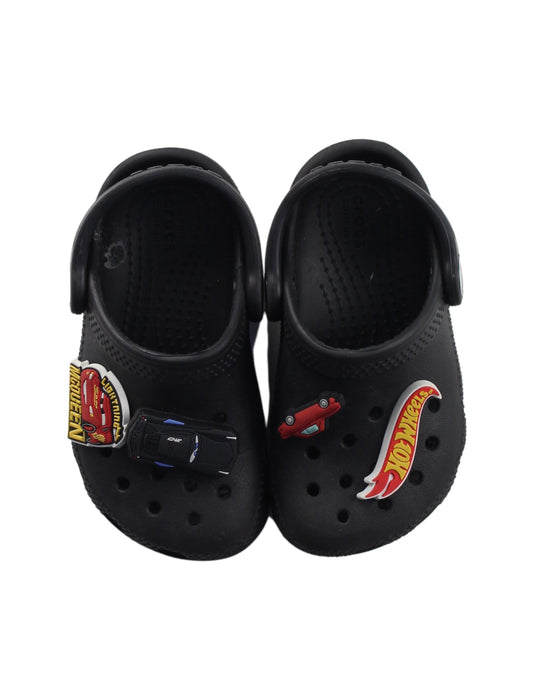 A Black Sandals from Crocs in size 18-24M for boy. (Back View)