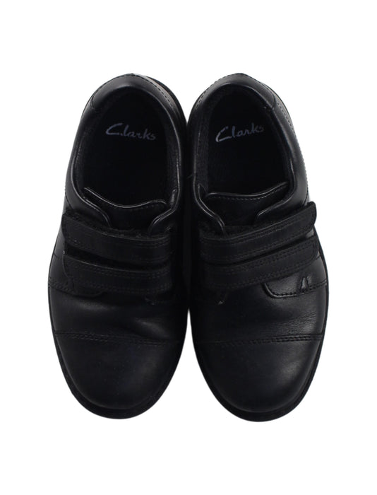 A Black Dress Shoes from Clarks in size 4T for boy. (Back View)