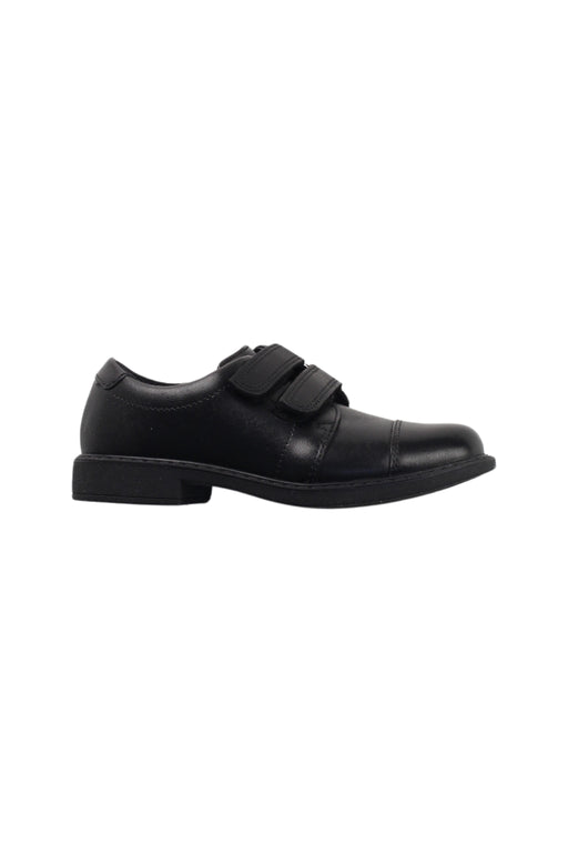 A Black Dress Shoes from Clarks in size 5T for boy. (Front View)