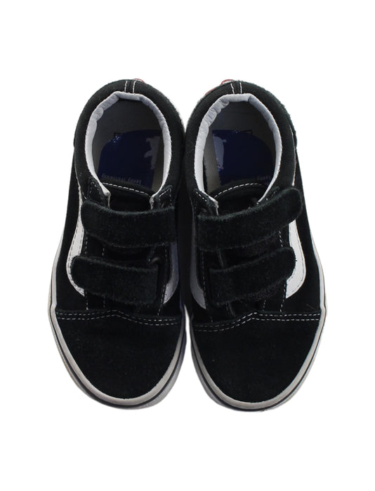 A Black Sneakers from Vans in size 4T for boy. (Back View)