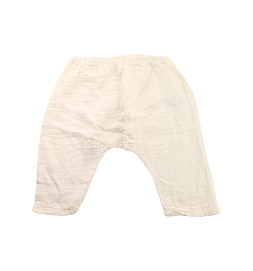 A White Sweatpants from Numero 74 in size 6T for neutral. (Front View)
