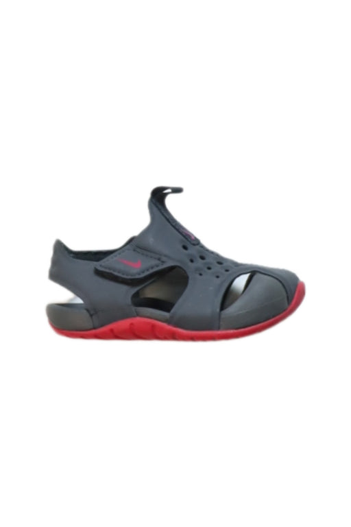 A Black Sandals from Nike in size 12-18M for boy. (Front View)