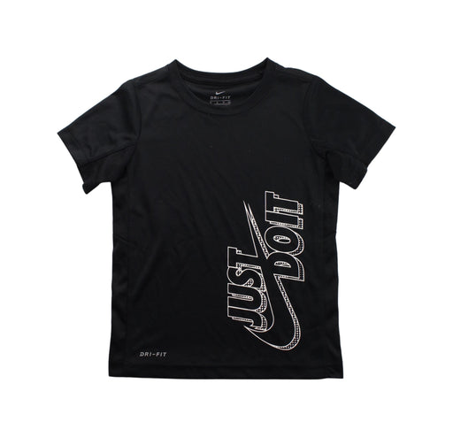 A Black Short Sleeve T Shirts from Nike in size 5T for boy. (Front View)