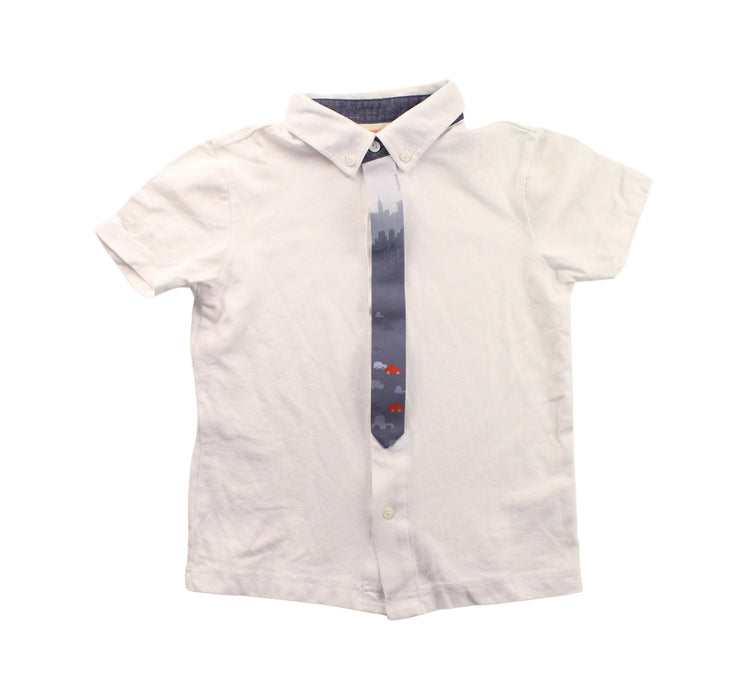A White Short Sleeve Shirts from Momonittu in size 8Y for boy. (Front View)