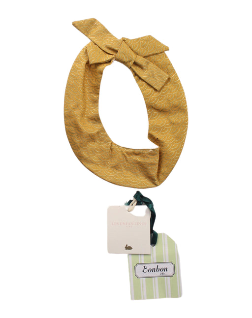 A White Collars from Les Enfantines in size 12-18M for girl. (Front View)