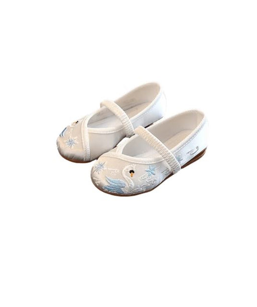 A White Flats from Bimbo Concept in size 4T for girl. (Front View)