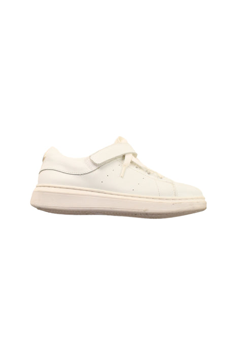A White Sneakers from Moncler in size 7Y for girl. (Front View)