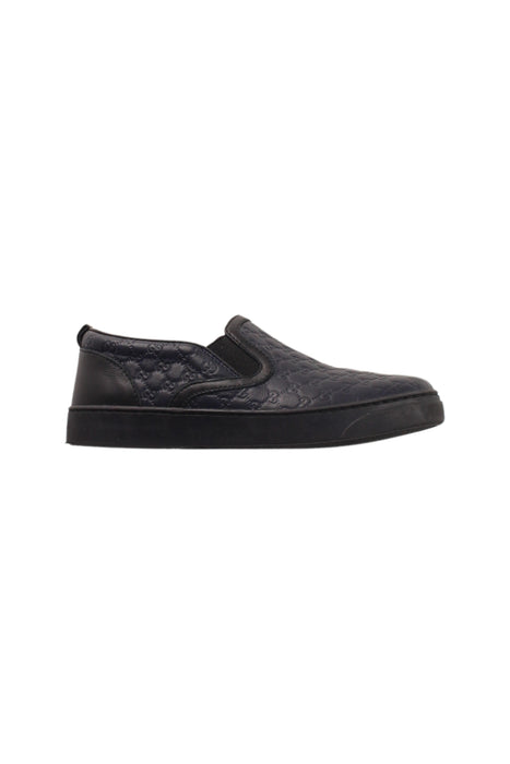 A Blue Slip Ons from Gucci in size 6T for boy. (Front View)