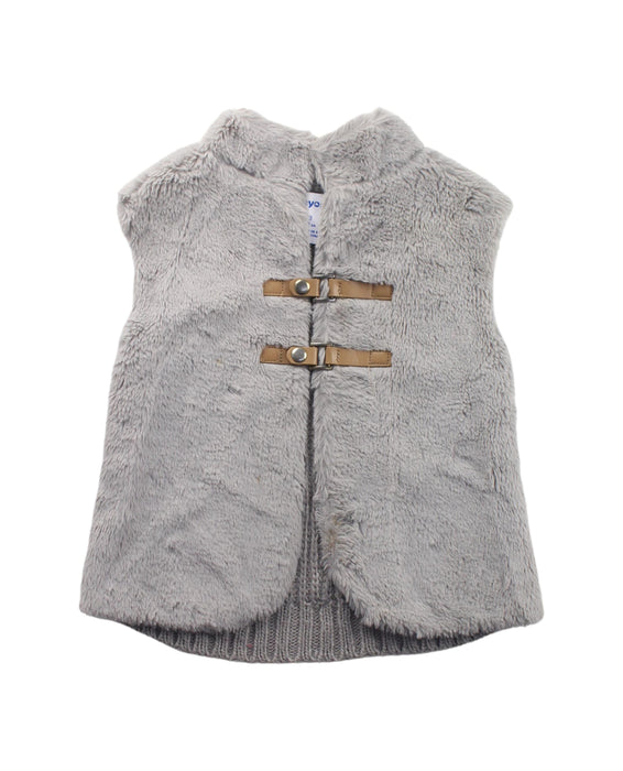 A Grey Sweater Vests from Mayoral in size 3T for neutral. (Front View)