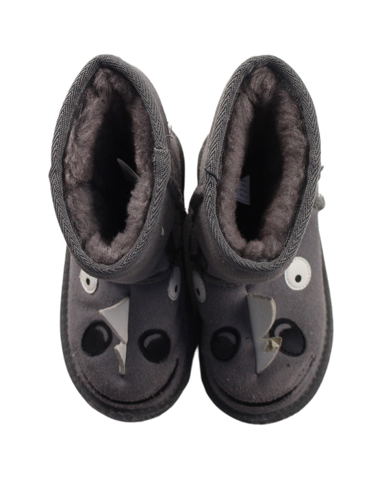 A Grey Winter Boots from EMU Australia in size 3T for boy. (Back View)