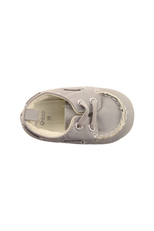 A Grey Sneakers from Chicco in size 12-18M for boy. (Front View)