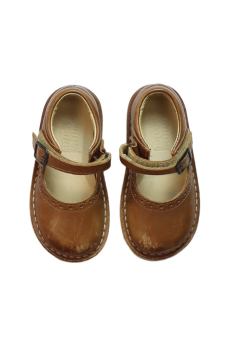 A Brown Flats from Young Soles in size 3T for girl. (Back View)