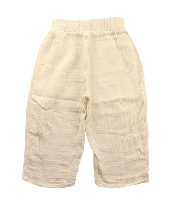 A White Casual Pants from Organic Zoo in size 3T for girl. (Back View)