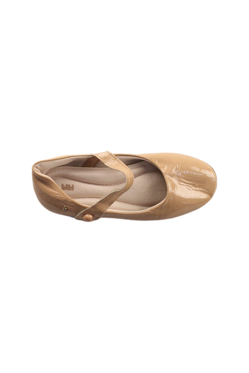 A Beige Flats from Bibi in size 9Y for girl. (Front View)