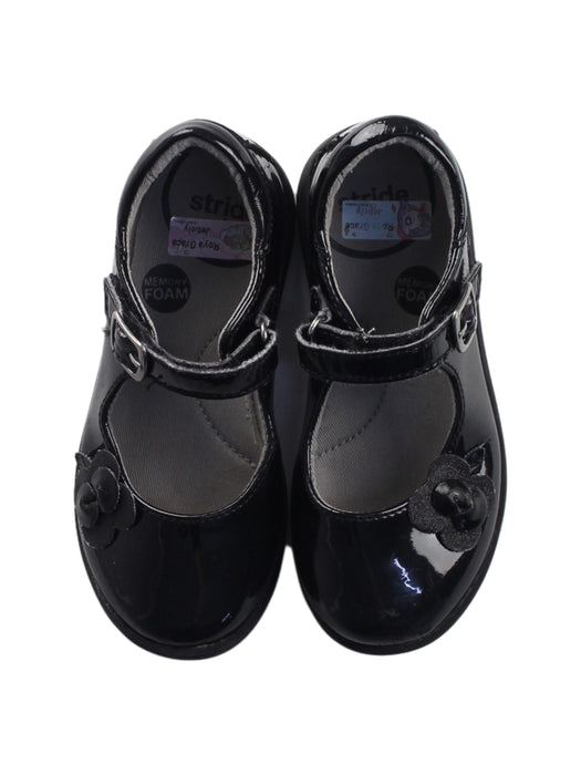 A Black Flats from Stride Rite in size 3T for girl. (Back View)