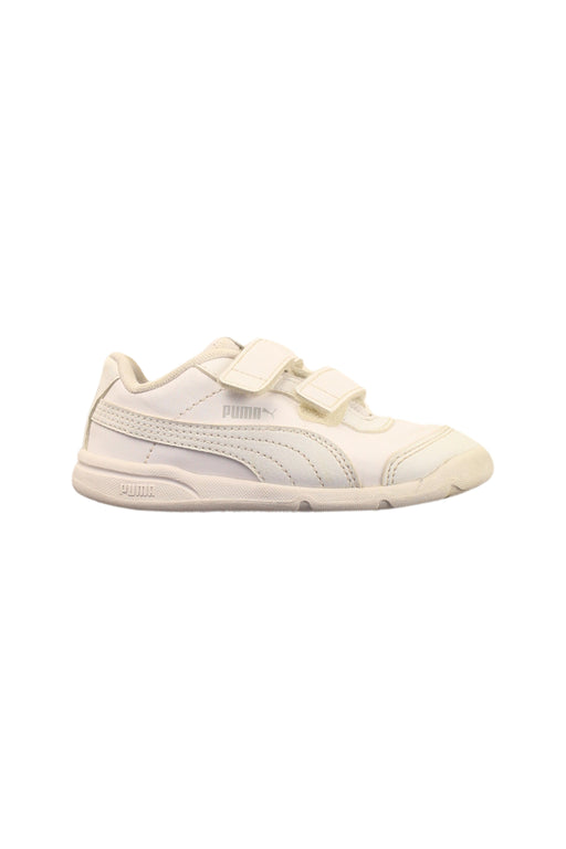 A White Sneakers from Puma in size 3T for girl. (Front View)
