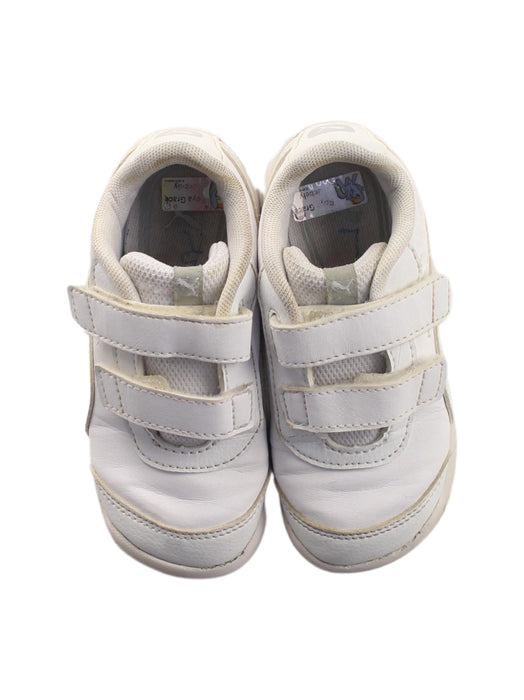 A White Sneakers from Puma in size 3T for girl. (Back View)
