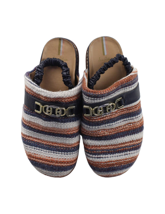 A White Slip Ons from Sam Edelman in size 11Y for girl. (Back View)