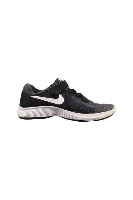 A Black Sneakers from Nike in size 7Y for boy. (Front View)