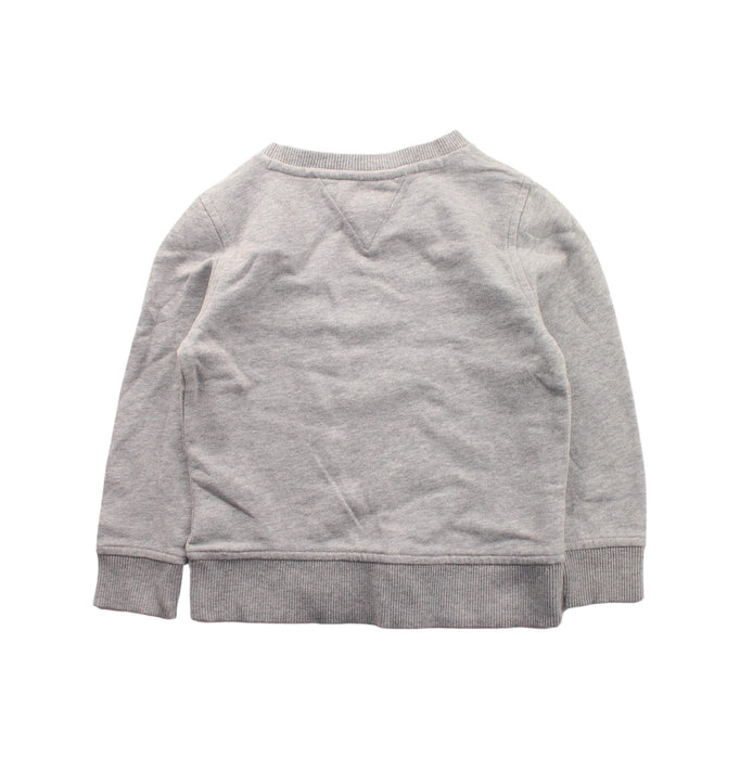 A Grey Crewneck Sweatshirts from Tommy Hilfiger in size 2T for boy. (Back View)