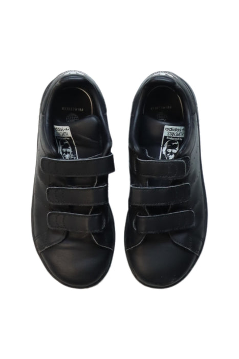 A Black Sneakers from Adidas in size 6T for boy. (Back View)