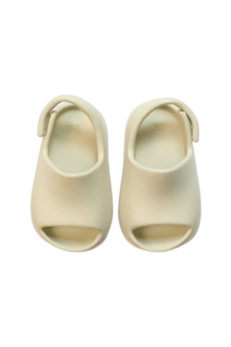 A Ivory Sandals from Adidas in size 12-18M for neutral. (Back View)