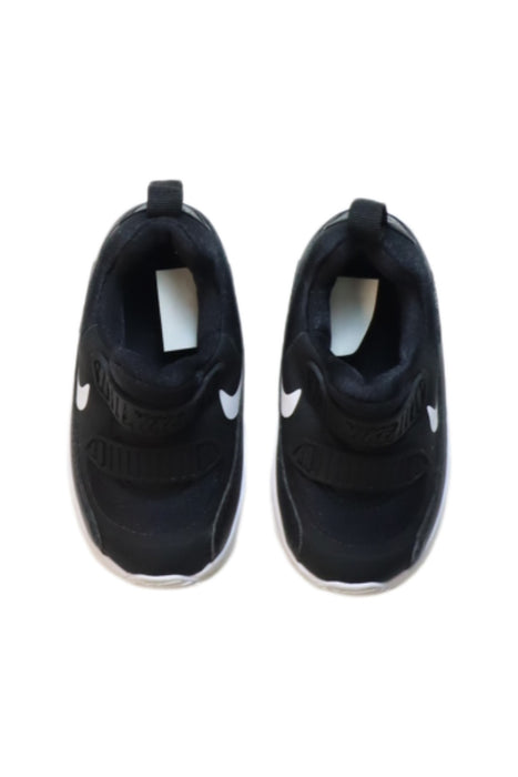 A White Sneakers from Nike in size 18-24M for boy. (Back View)