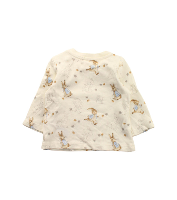 A White Crewneck Sweatshirts from Peter Rabbit in size 3-6M for girl. (Back View)