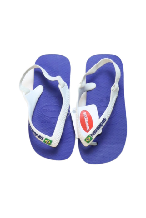 A Purple Sandals from Havaianas in size 3T for girl. (Back View)