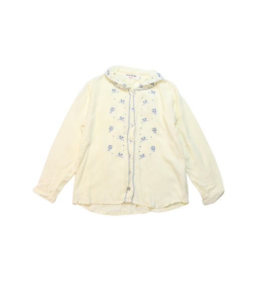A Ivory Long Sleeve Tops from Nice Things in size 4T for girl. (Front View)