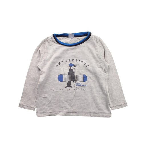 A White Long Sleeve T Shirts from Petit Bateau in size 4T for boy. (Front View)