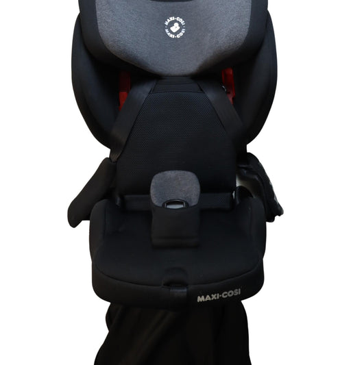 A Black Baby Carriers from Maxi-Cosi in size 12-18M for neutral. (Front View)