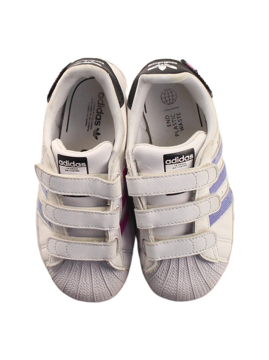 A White Sneakers from Adidas in size 5T for girl. (Back View)