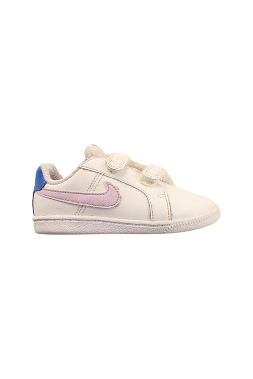 A White Sneakers from Nike in size 3T for girl. (Front View)