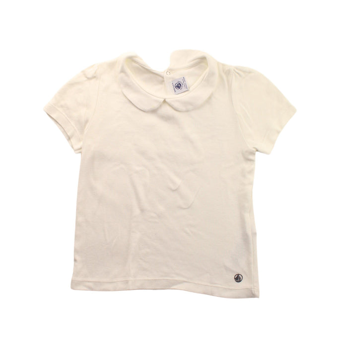 A White Short Sleeve Tops from Petit Bateau in size 6T for girl. (Front View)